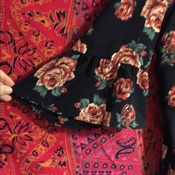 Jessy B Light Tunic - Picture 3 of 5